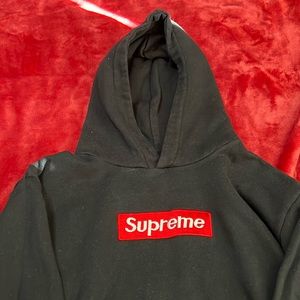 Supreme hoodie black youth Large